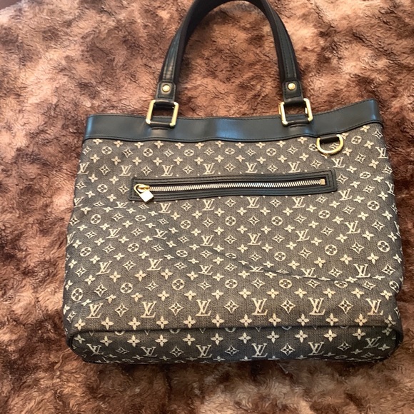Handbags - Beautiful black and white Luis Vuitton bag
